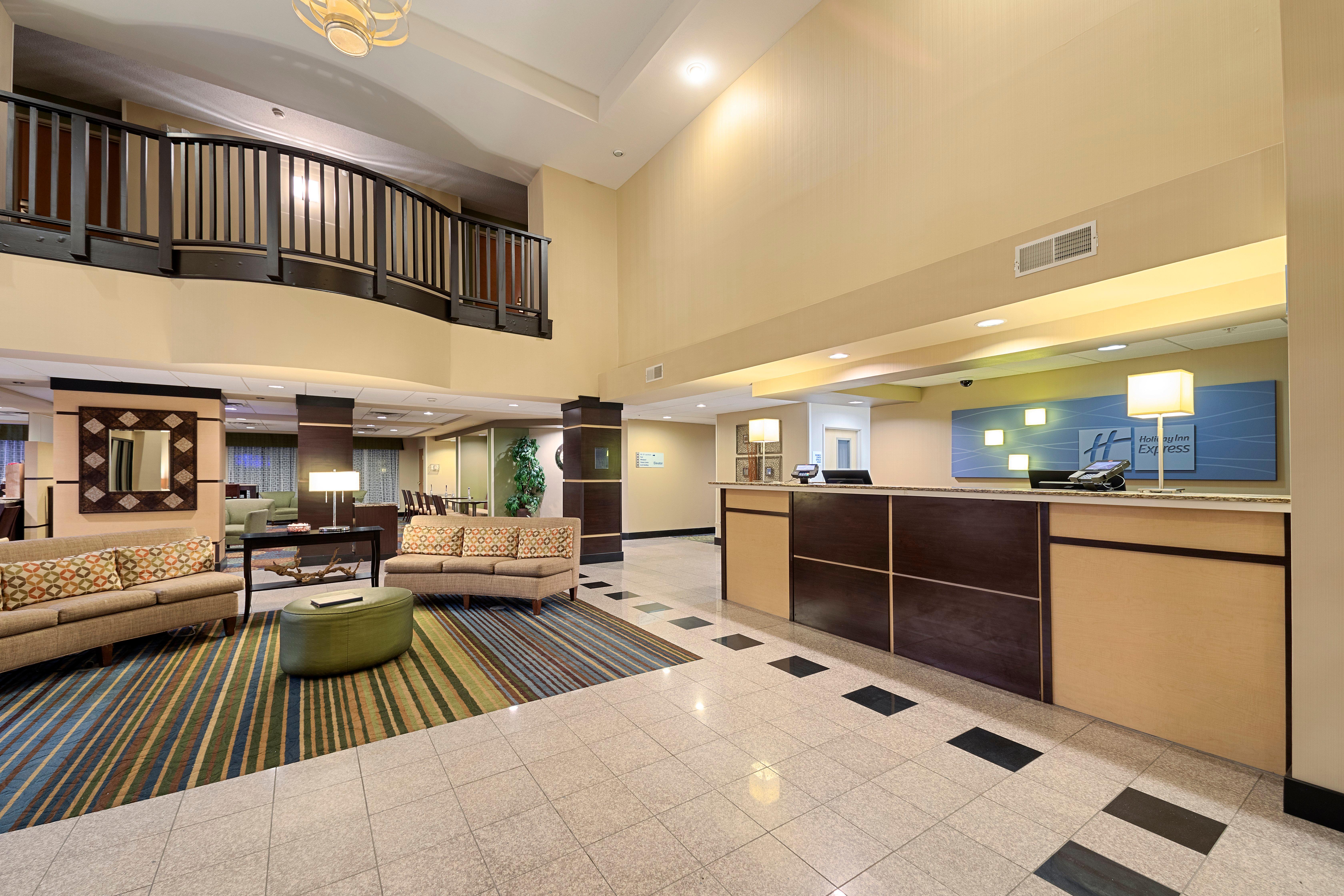 Holiday Inn Express Bloomington West By Ihg Ngoại thất bức ảnh