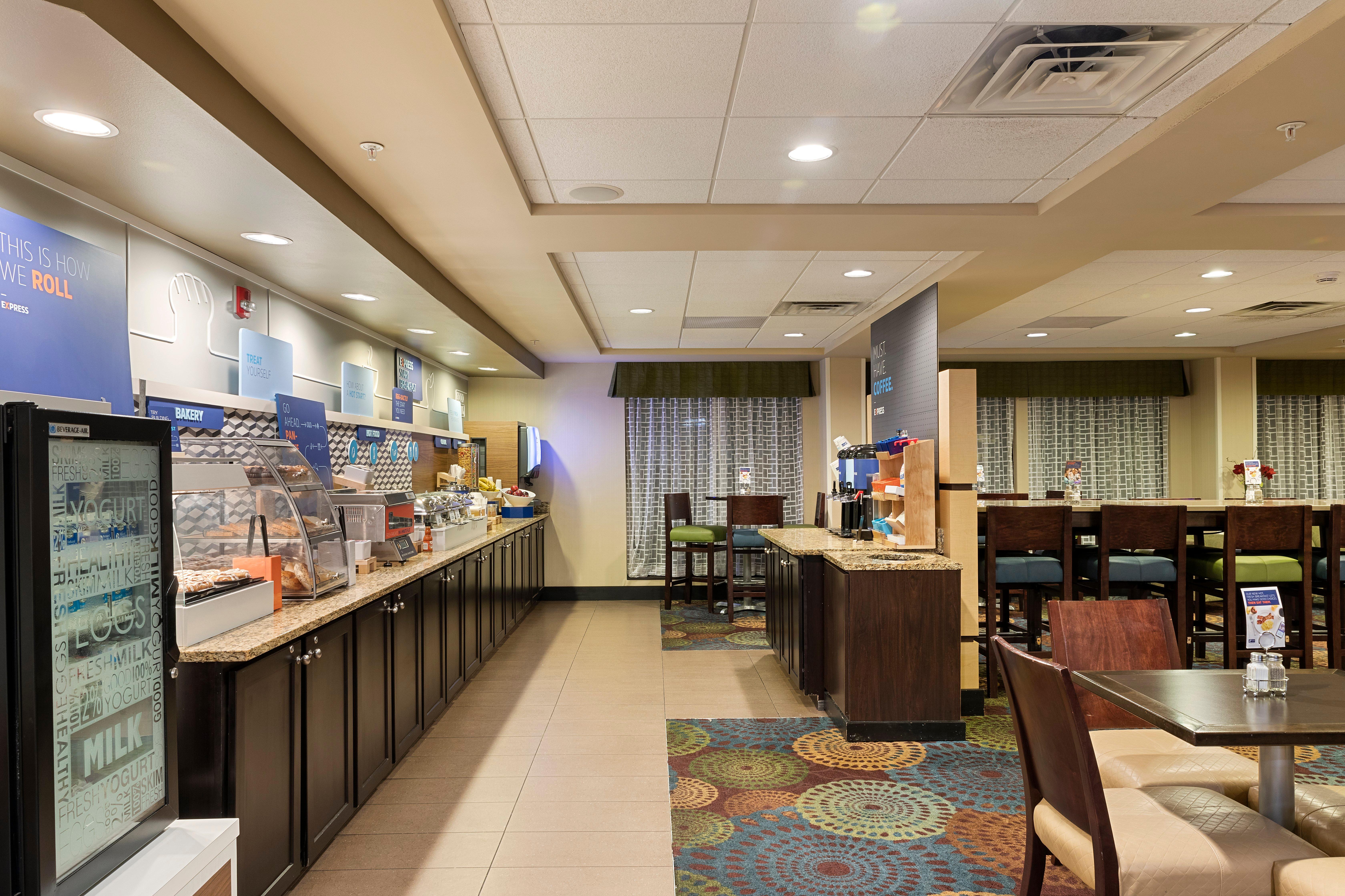 Holiday Inn Express Bloomington West By Ihg Ngoại thất bức ảnh