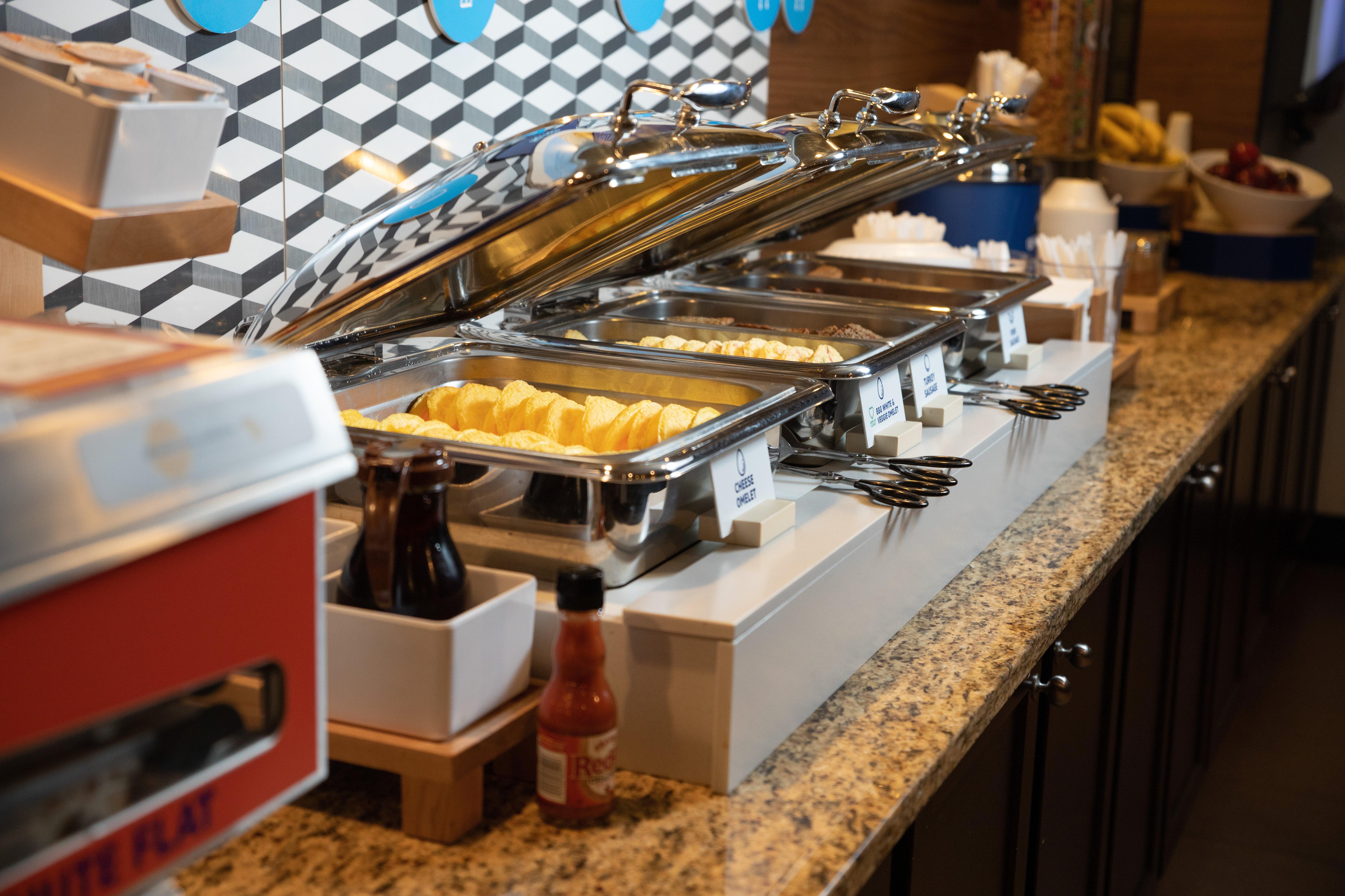 Holiday Inn Express Bloomington West By Ihg Ngoại thất bức ảnh