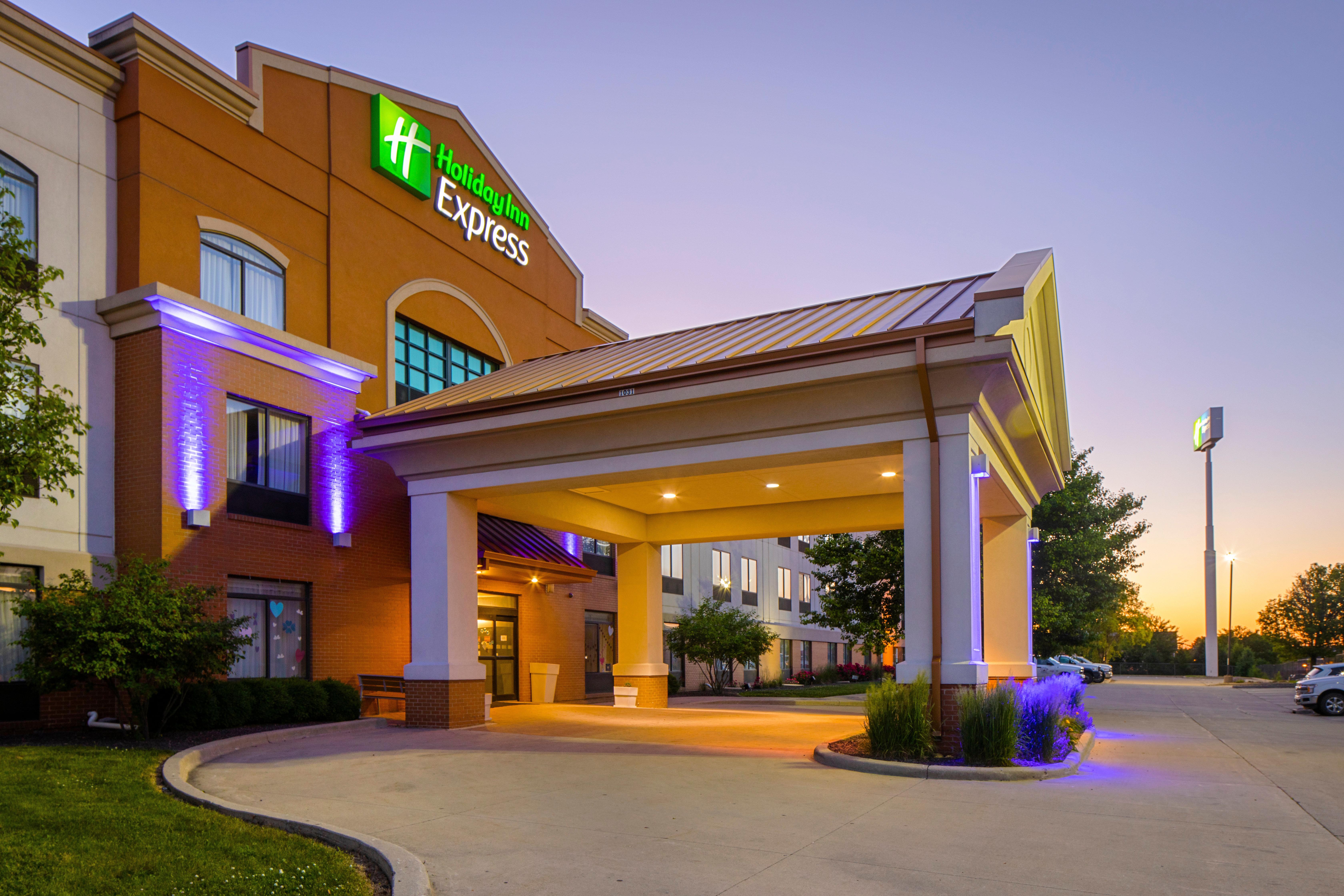 Holiday Inn Express Bloomington West By Ihg Ngoại thất bức ảnh