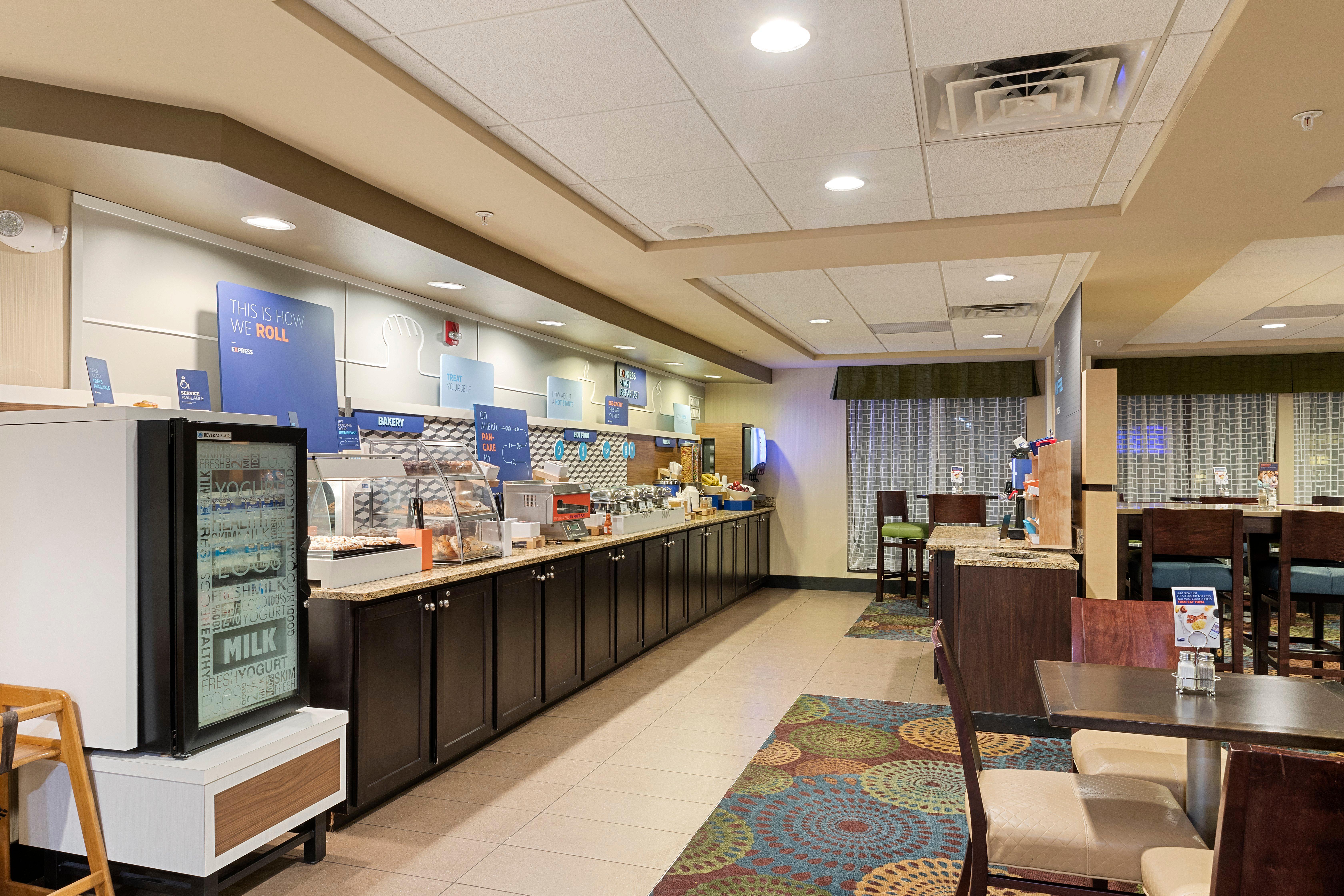 Holiday Inn Express Bloomington West By Ihg Ngoại thất bức ảnh